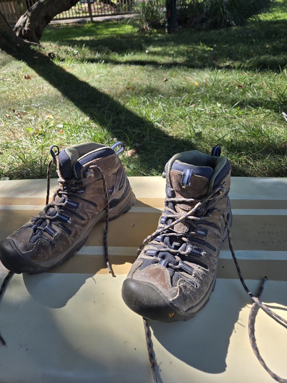 Men's Brown Hiking Boots - Durable Outdoor Trail Shoes